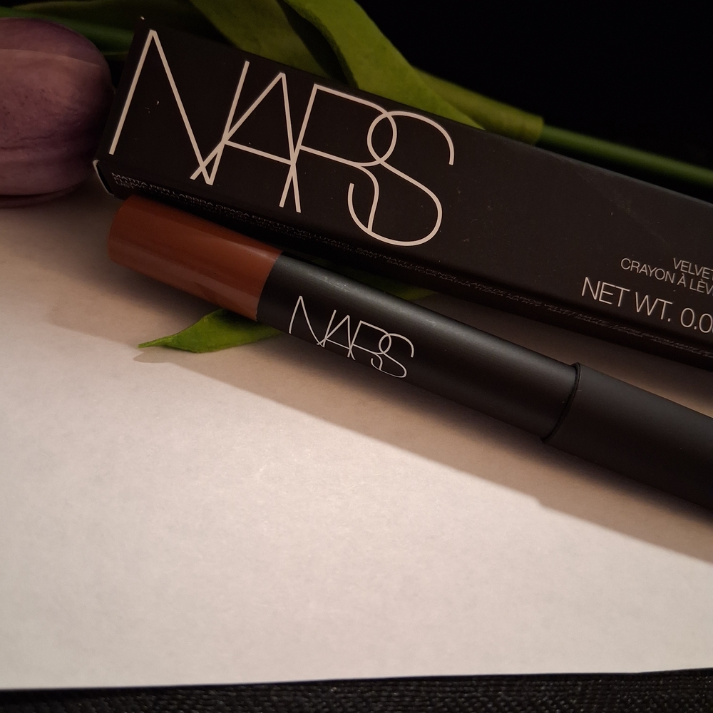 NARS Velvet Matte Lip Pencil — in Dance Fever. - Picture 2 of 3